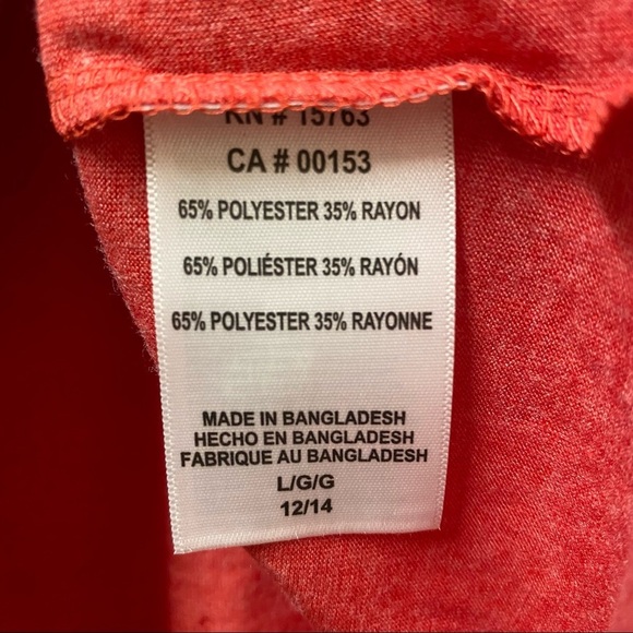 NHL Chicago Blackhawks Women’s Red T-shirt NWT - Picture 4 of 4